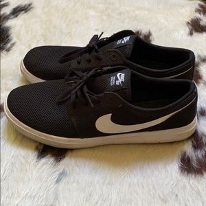 Men’s Nike SB black size 11 like new